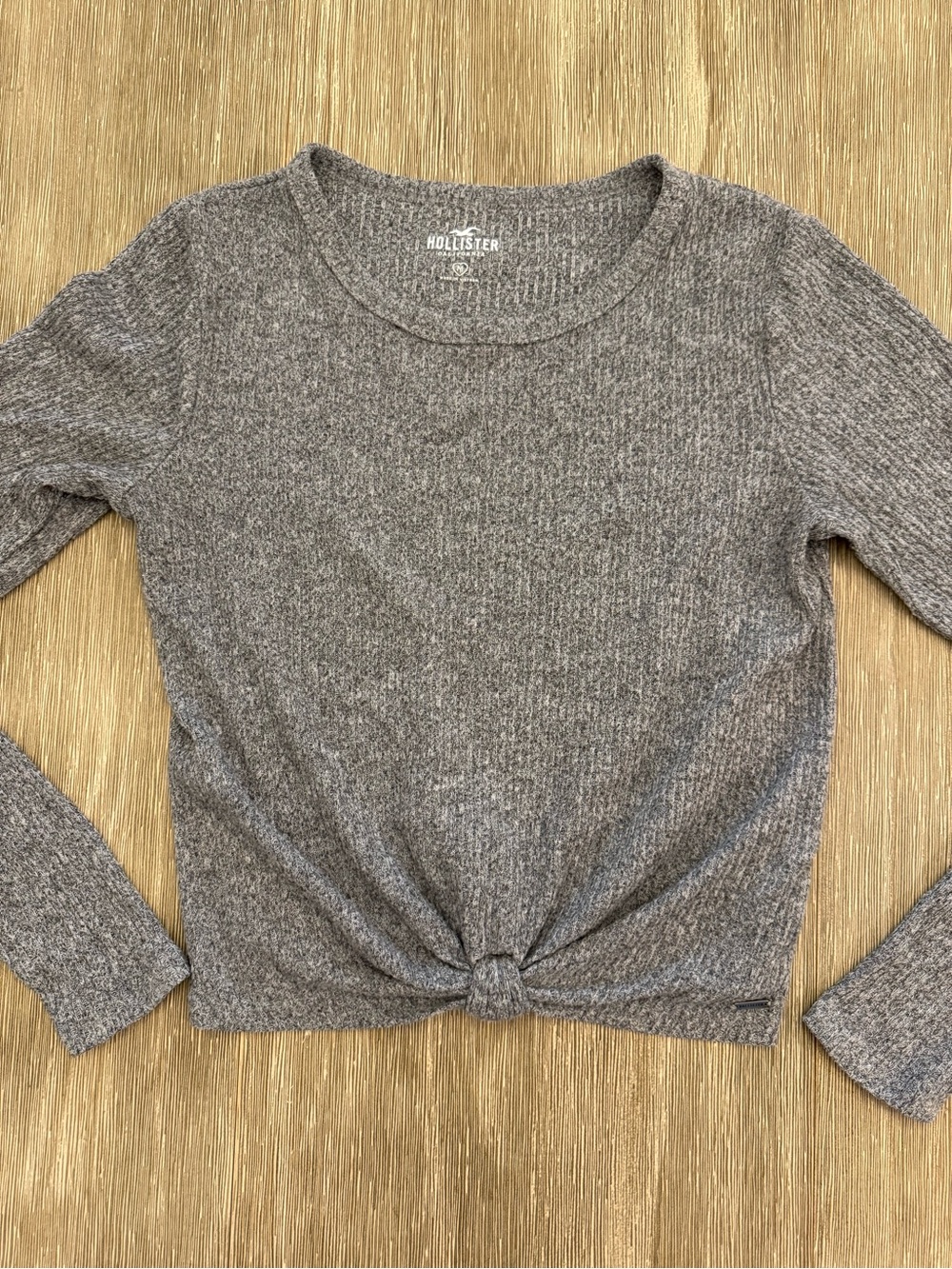 Hollister Knotted Ribbed Long Sleeve Top - Gray size medium